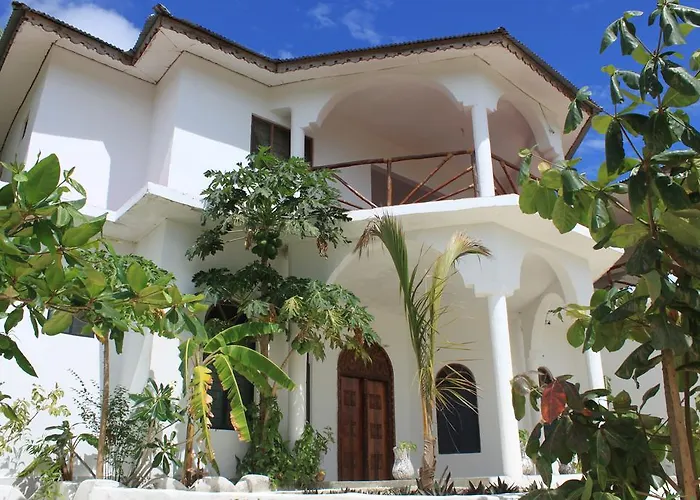 Mfumbwi Lodge
