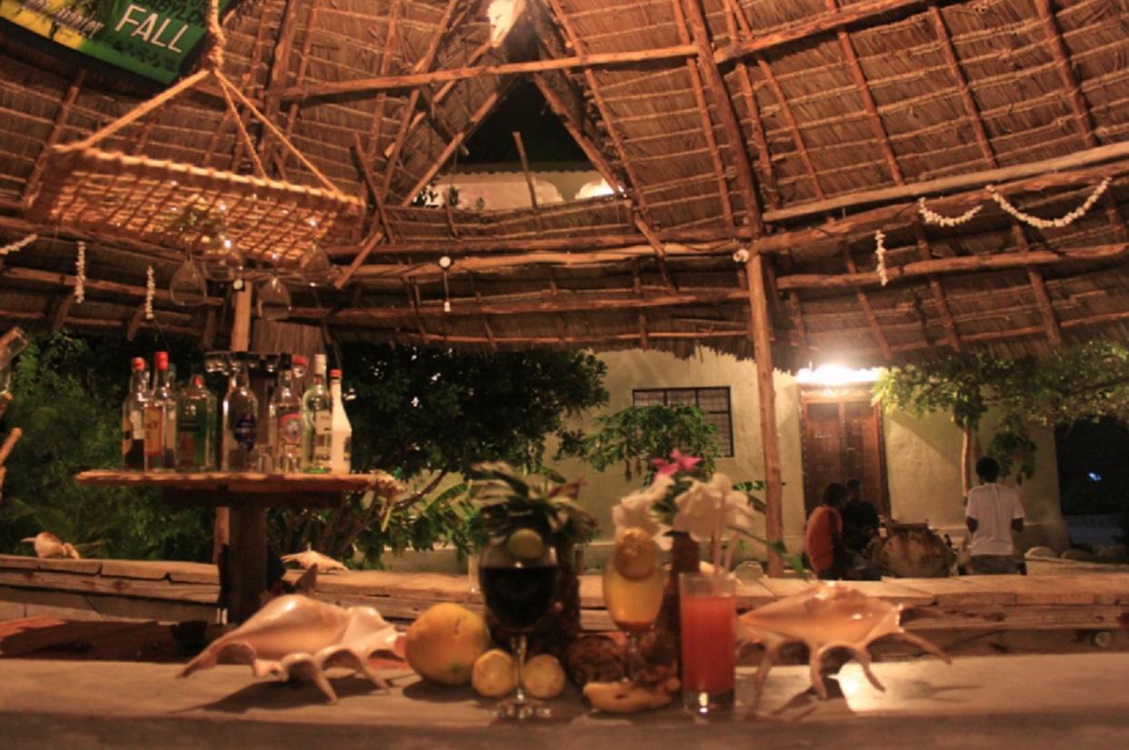 Mfumbwi * Jambiani (Zanzibar)